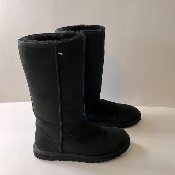 UGG Australia Classic Tall Boots, Black, size 6 - Picture 6 of 11